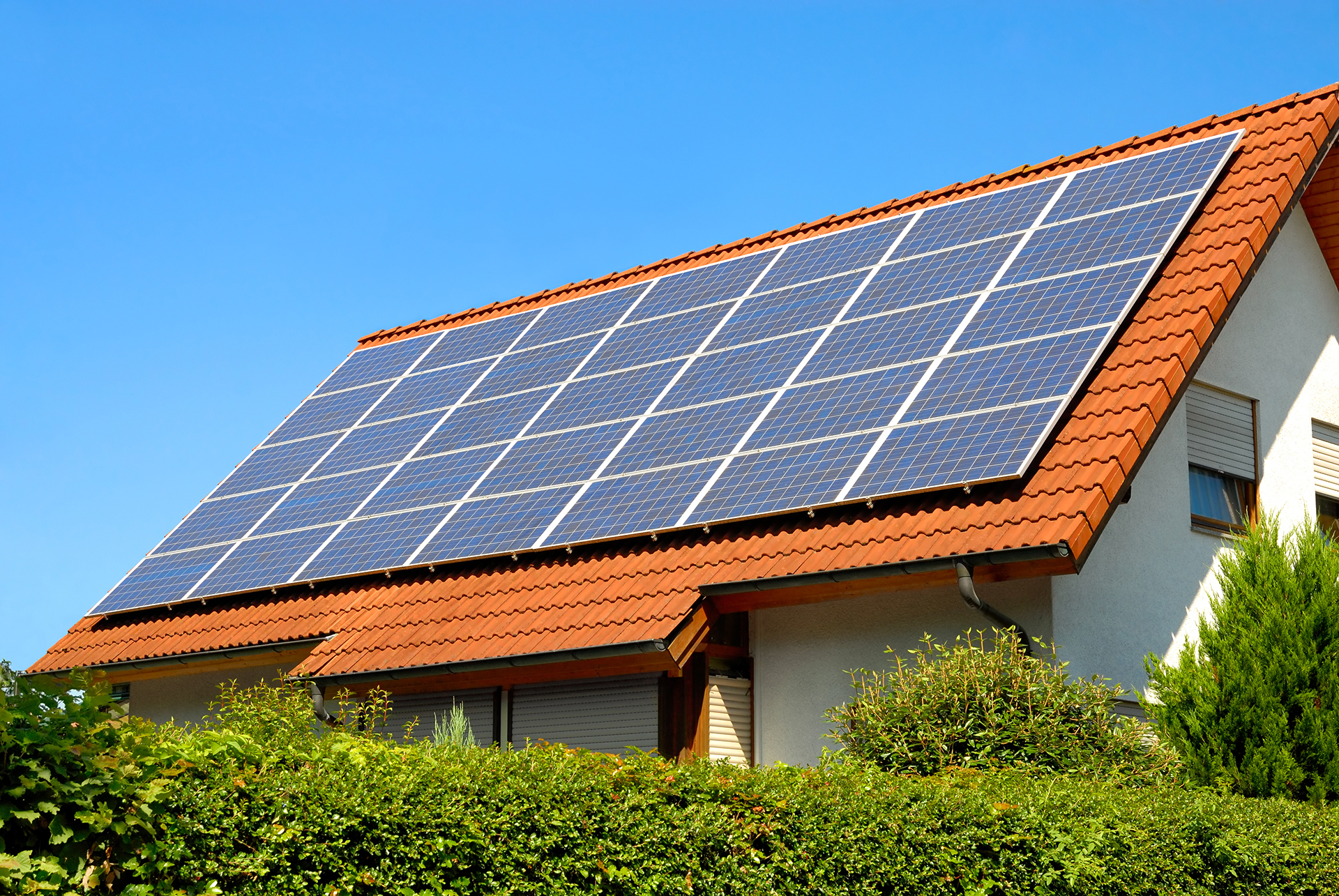 Solardach auf einem Einfamilienhaus